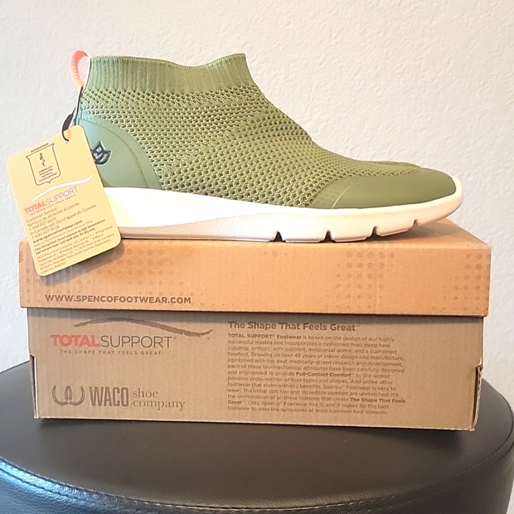 Spenco Yoga 🧘‍♂️  Stretch Orthotic Sneakers Size 8 in Sage